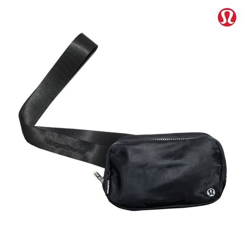 Lululemon Everywhere Belt Bag – Black image thumbnail