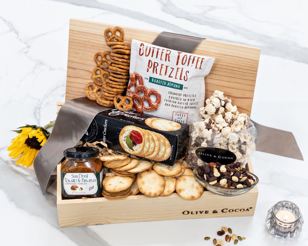 Olive & Cocoa Market Pantry to Share - Petite primary image