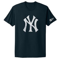 Image of New York Yankees Distressed Logo Tee