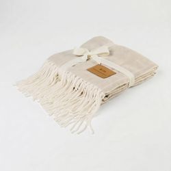 Image of Everlasting throw blanket (PWM logo)