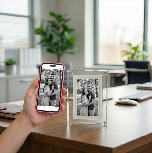 Acrylic Digital Frame - Clear (Pre-Order for November Delivery) image thumbnail