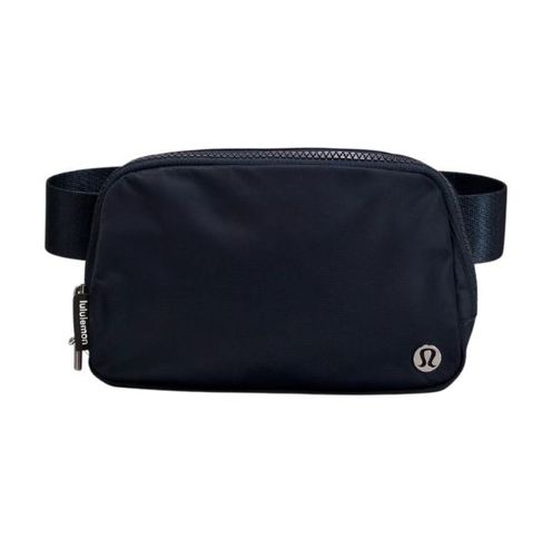 Lululemon Everywhere Belt Bag – Navy image thumbnail