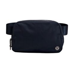 Image of Lululemon Everywhere Belt Bag – Navy