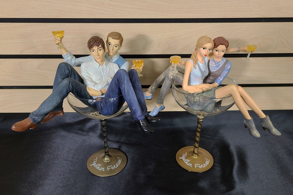 Couple Figurines in Glasses primary image