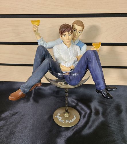 Couple Figurines in Glasses image thumbnail