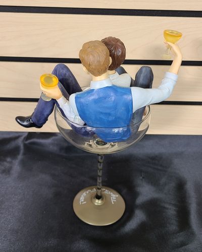 Couple Figurines in Glasses image thumbnail