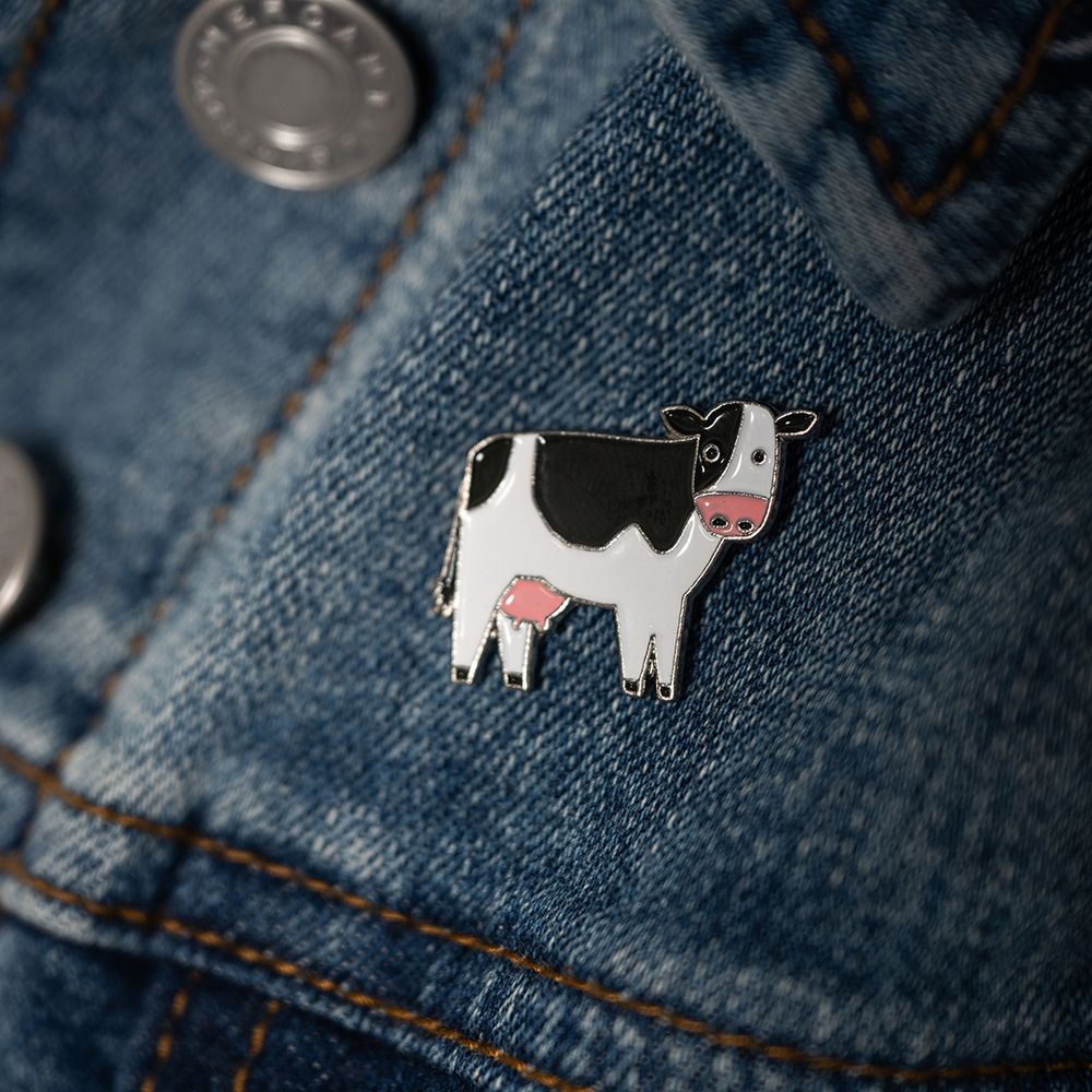 Enamel Pin Cow primary image